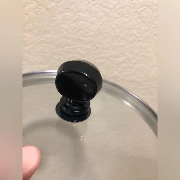 VTG REPLACEMENT LID FOR SMALL SAUCE PAN ABOUT 6.5" ROUND PINCH HANDLE - Picture 3 of 5